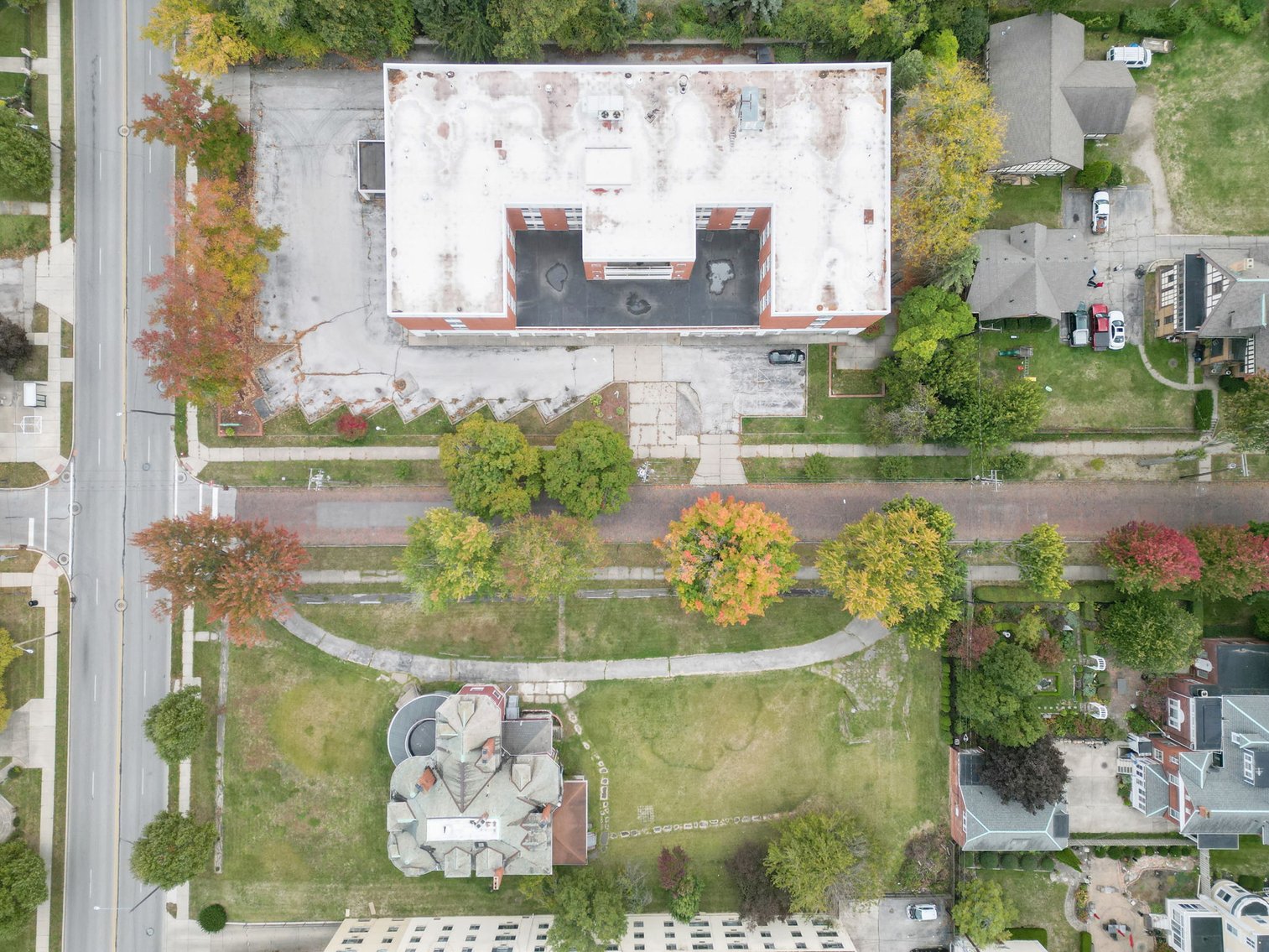 Image for MINIMUM BID AUCTION $199,000! 2051 Collingwood