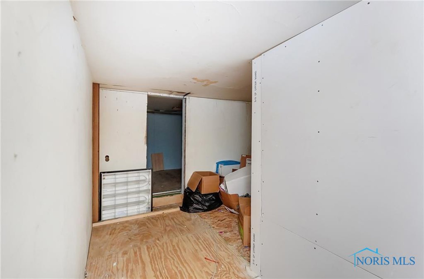 Image for MINIMUM BID AUCTION $99,000! 121 N Fulton St