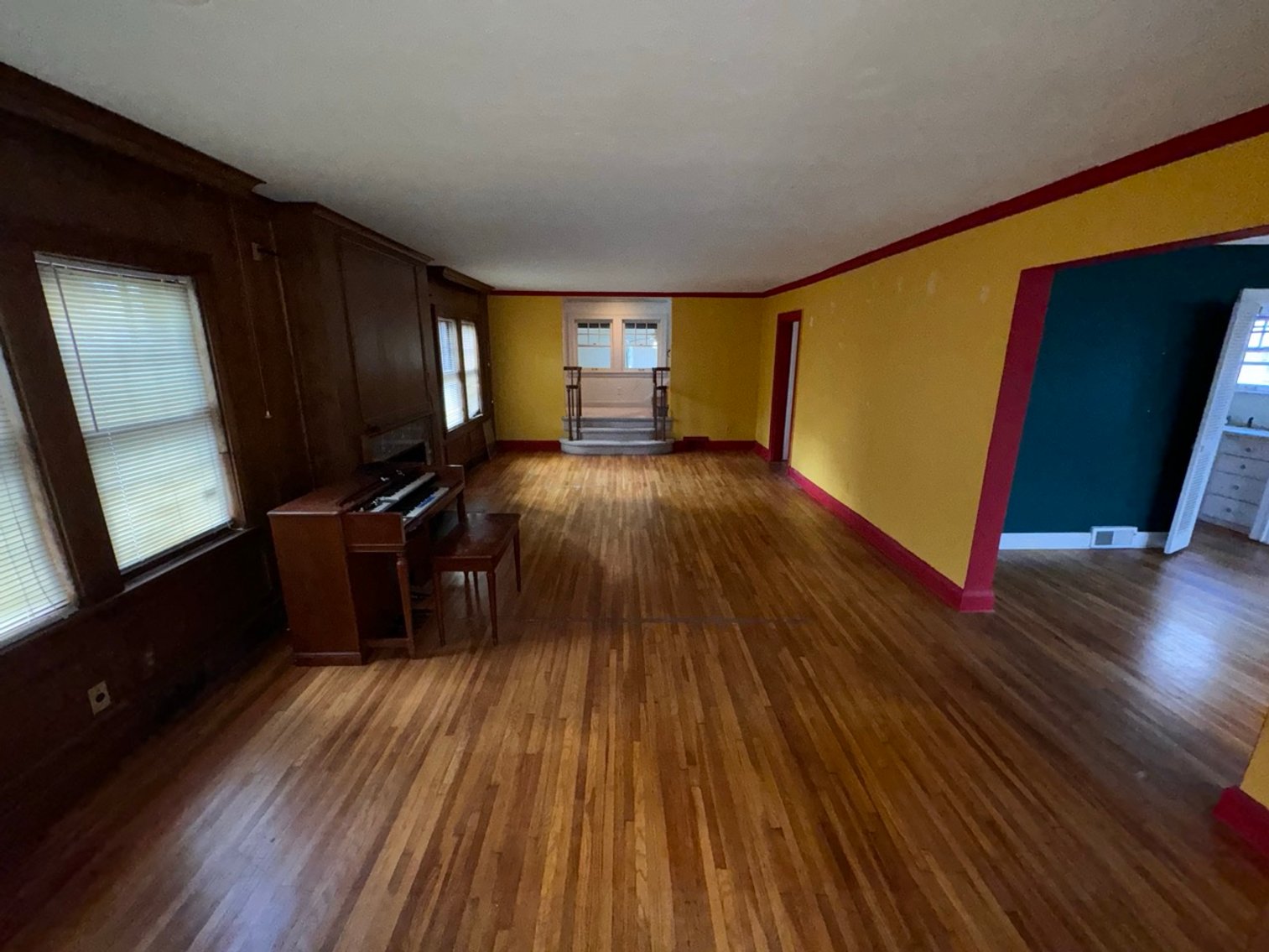 Image for MINIMUM BID AUCTION $149,000! 2515 Densmore Dr