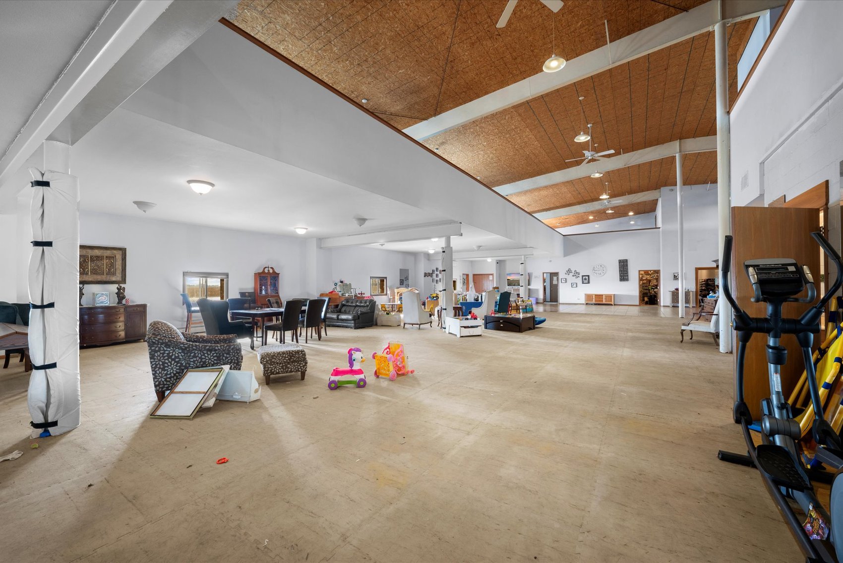 Image for MINIMUM BID AUCTION $499,000! 14614 King Rd