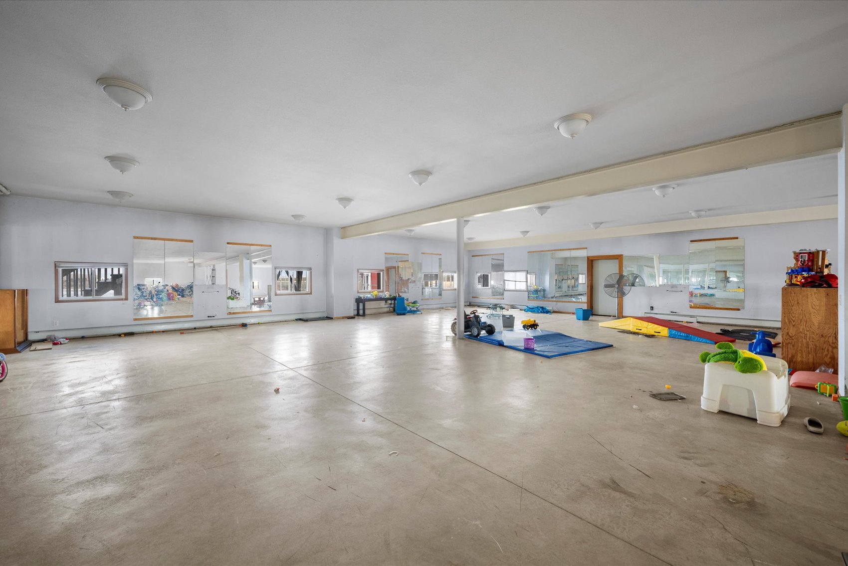 Image for MINIMUM BID AUCTION $499,000! 14614 King Rd