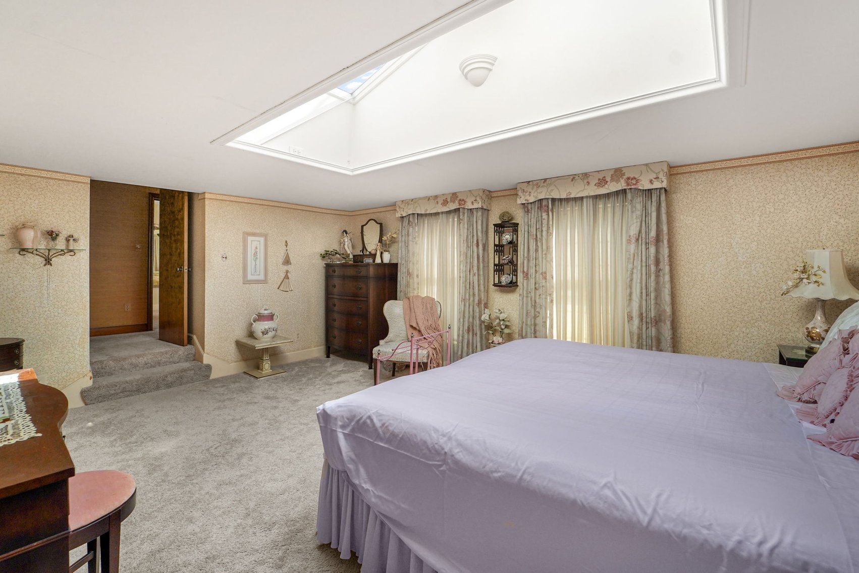 Image for MINIMUM BID AUCTION $900,000! 3133 Edgewood Rd