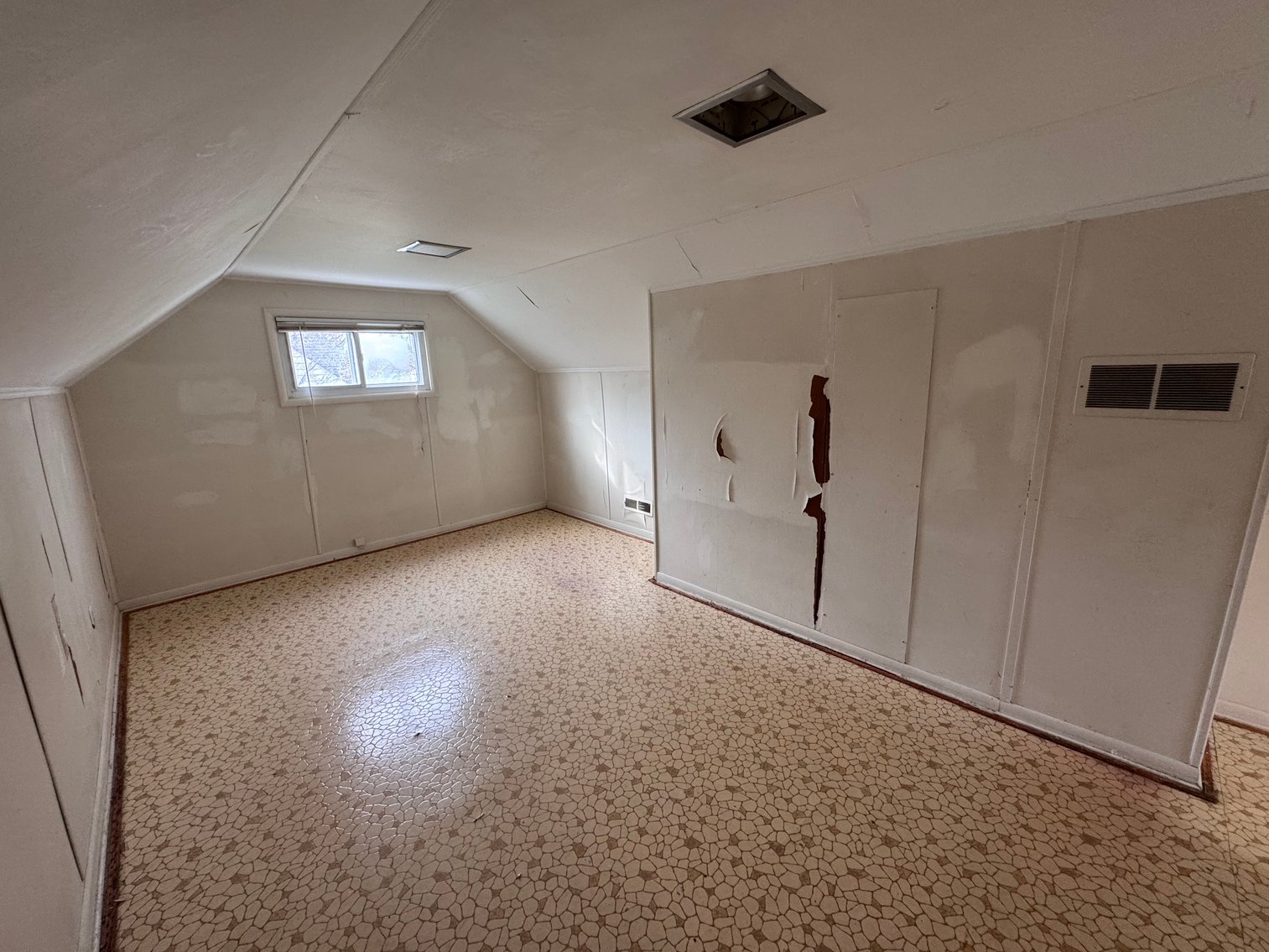 Image for MINIMUM BID AUCTION $149,000! 1004 Elm St