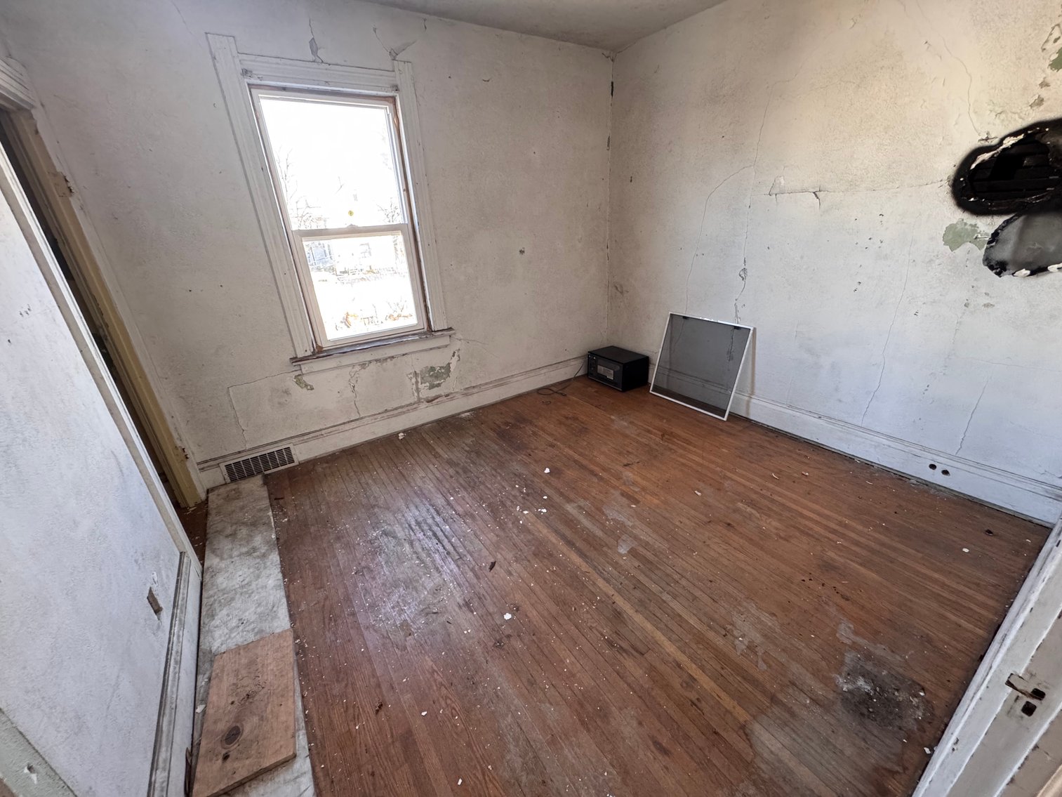 Image for MINIMUM BID AUCTION $39,000! 2932 Lagrange St