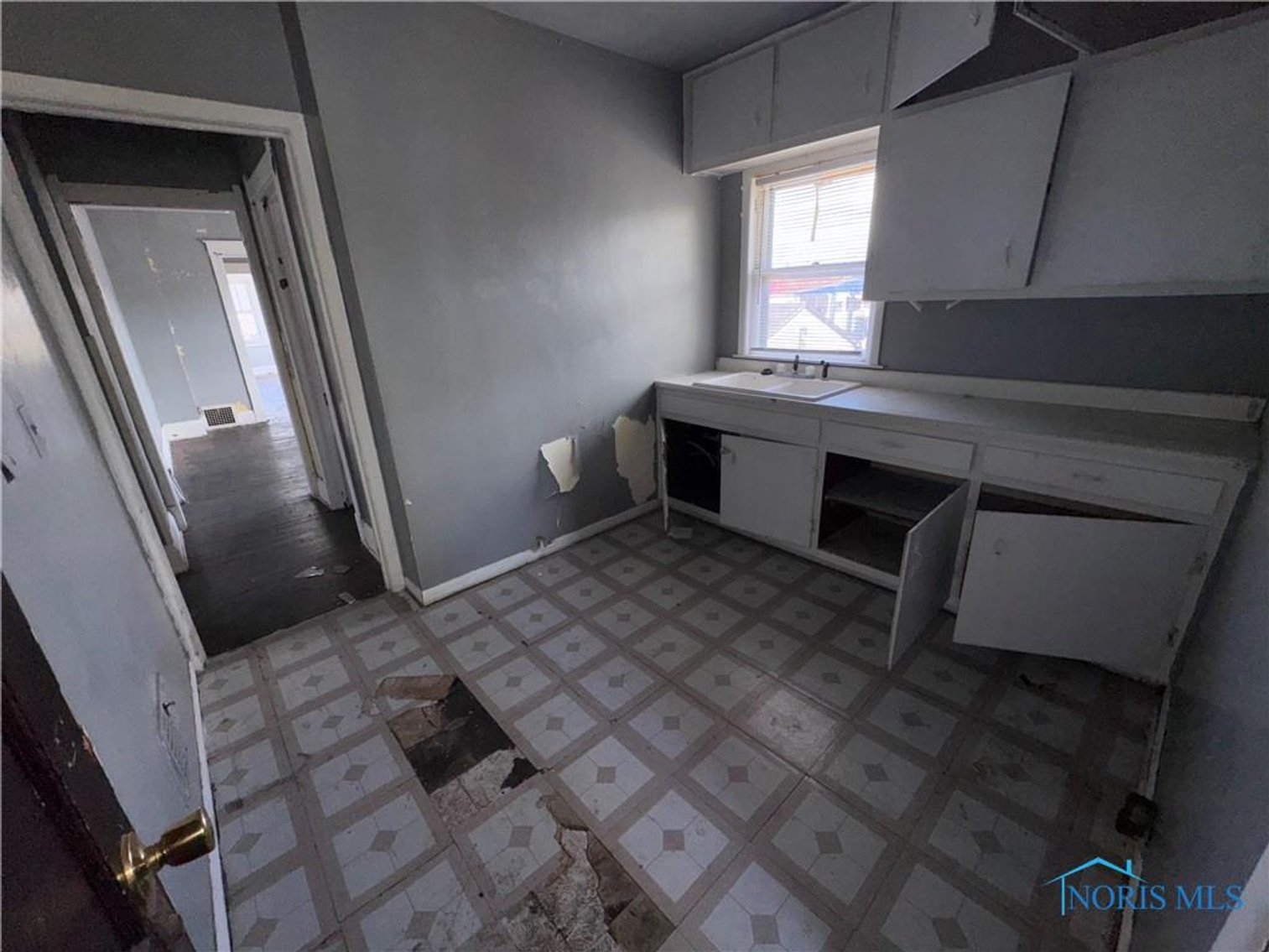 Image for MINIMUM BID AUCTION $49,000! 1327 W. Sylvania Ave