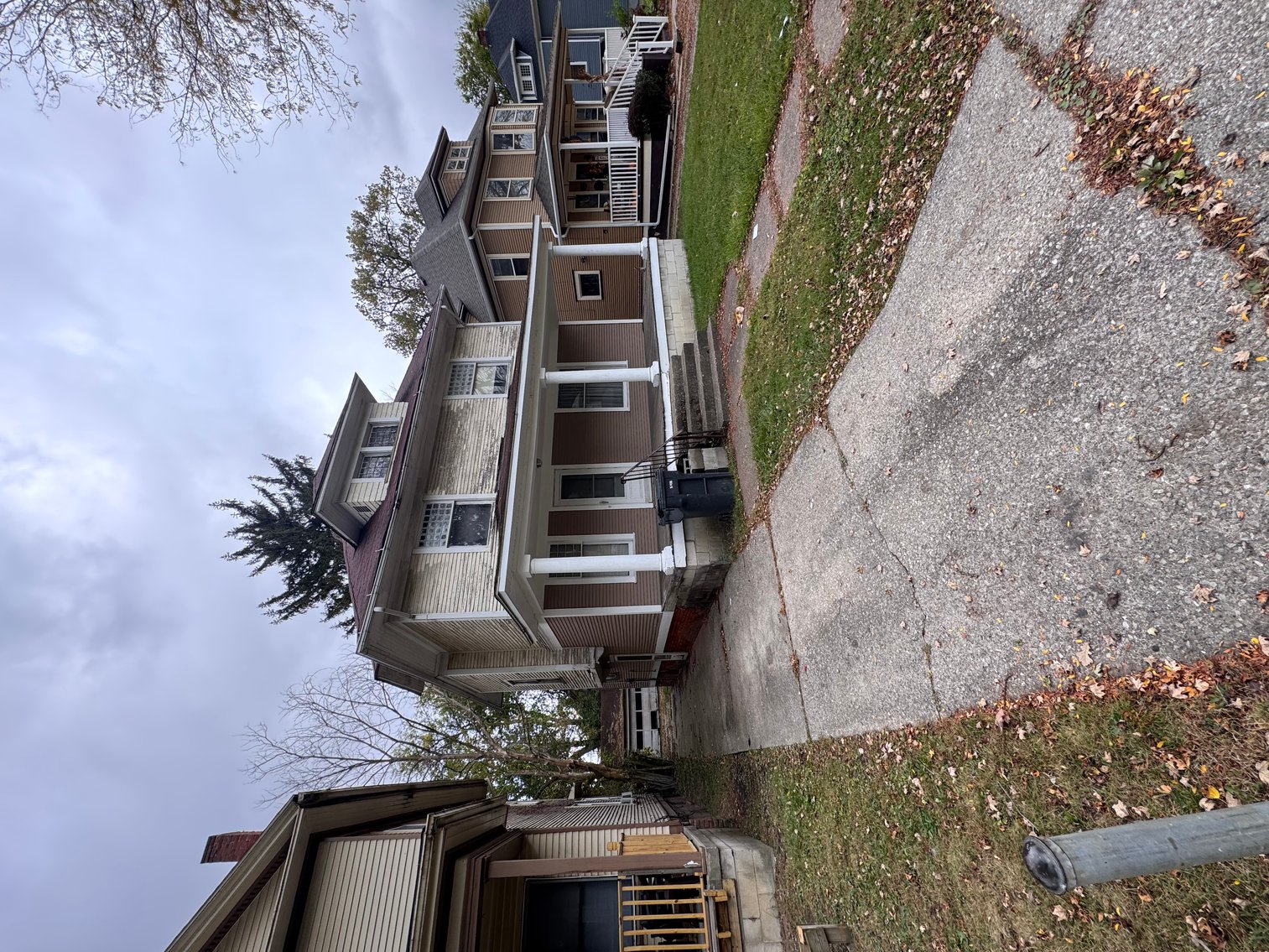 Image for MINIMUM BID AUCTION $50,000! 2369 Lawrence Ave