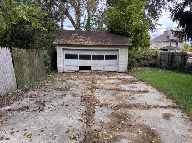 Image for MINIMUM BID AUCTION $50,000! 2369 Lawrence Ave