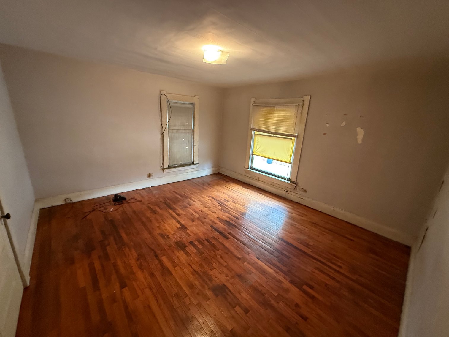 Image for MINIMUM BID AUCTION $50,000! 2369 Lawrence Ave