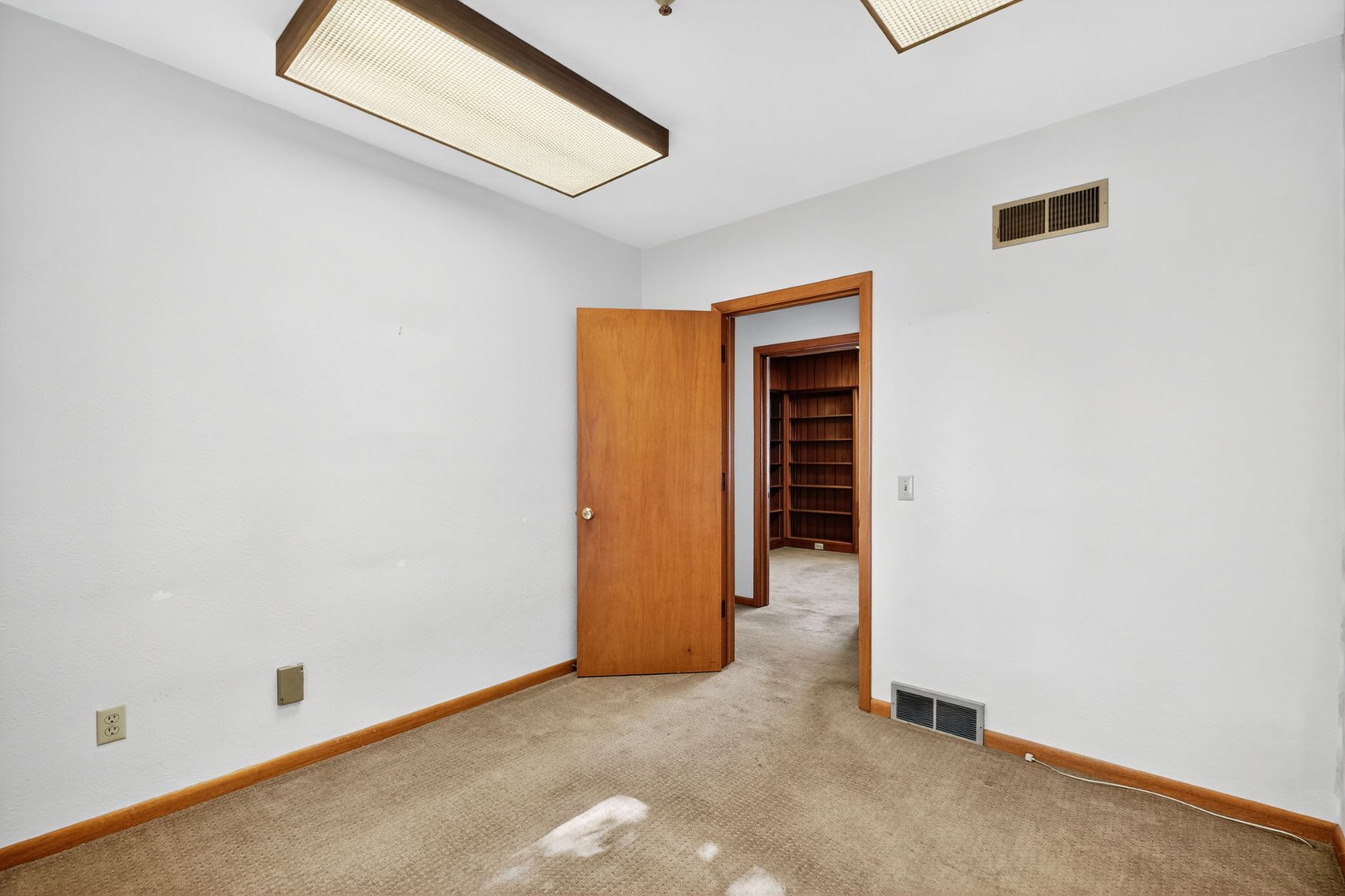 Image for MINIMUM BID AUCTION $59,000! 617 Miami St