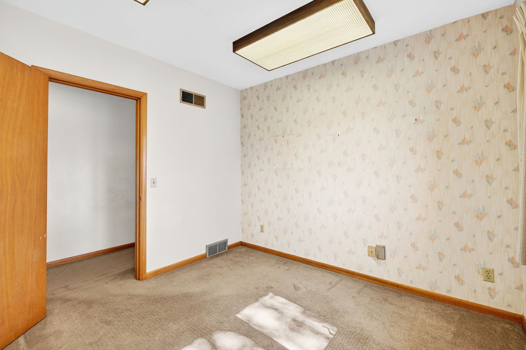 Image for MINIMUM BID AUCTION $59,000! 617 Miami St