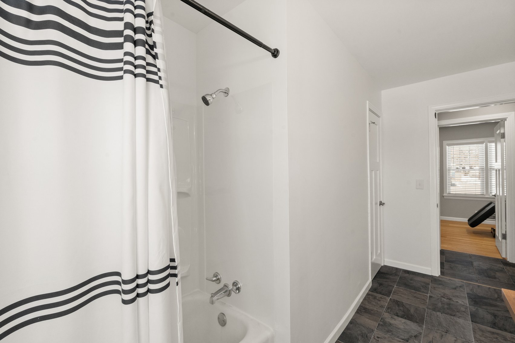 Image for New Albany Commercial Real Estate Auction; 4932 Charlestown Rd; ONLINE AUCTION ONLY