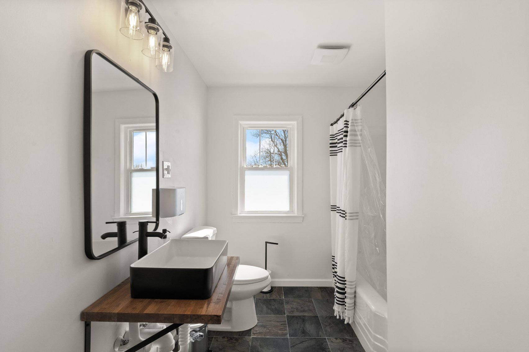 Image for New Albany Commercial Real Estate Auction; 4932 Charlestown Rd; ONLINE AUCTION ONLY