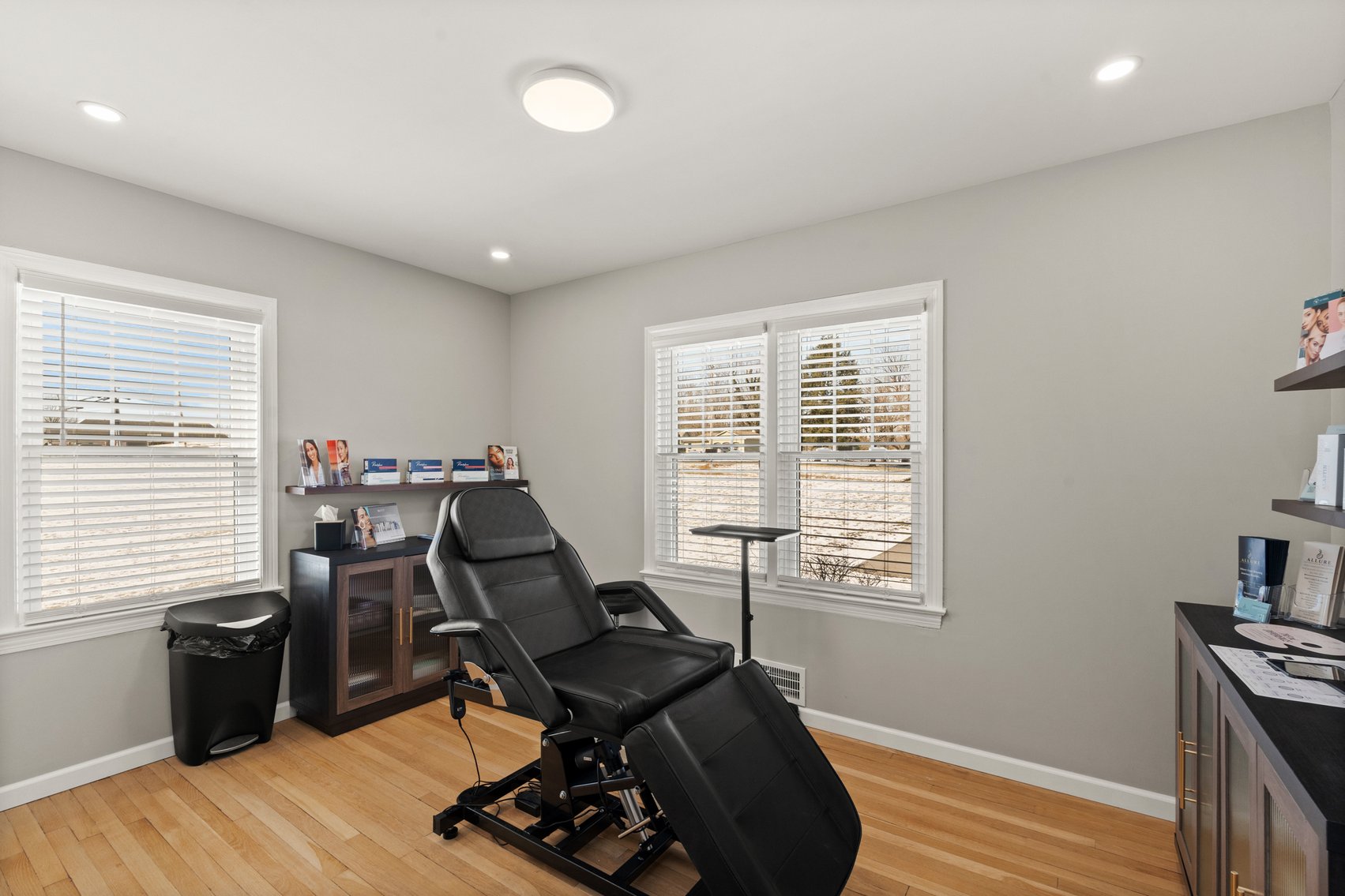 Image for New Albany Commercial Real Estate Auction; 4932 Charlestown Rd; ONLINE AUCTION ONLY