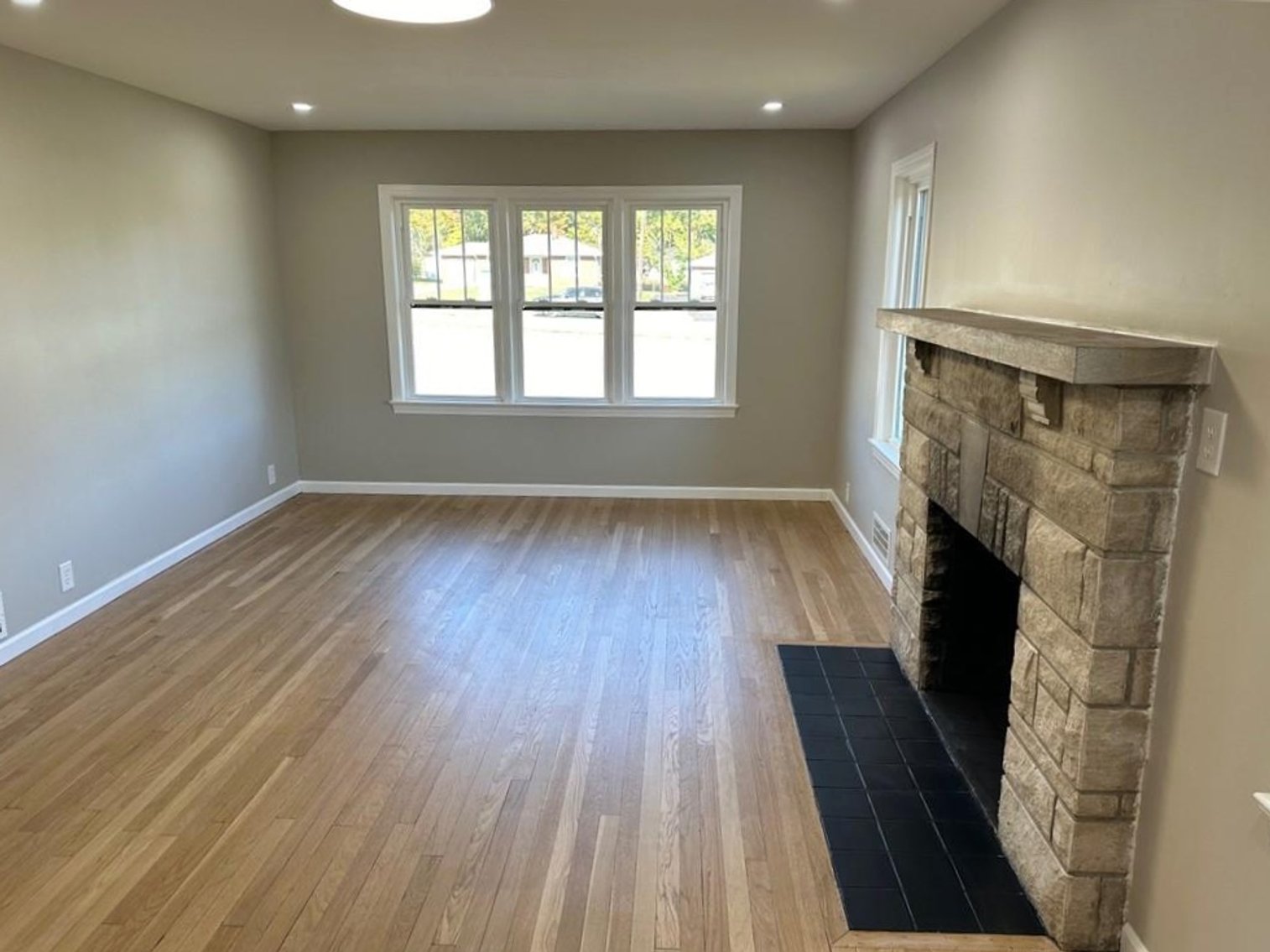 Image for New Albany Commercial Real Estate Auction; 4932 Charlestown Rd; ONLINE AUCTION ONLY