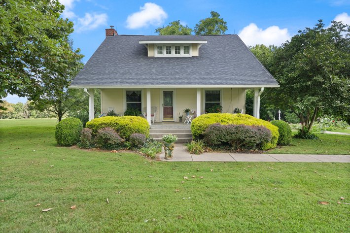 Image for Crawford County Real Estate, Barn & Contents - 3564 S. Vernon Rd - ONLINE AUCTION ONLY