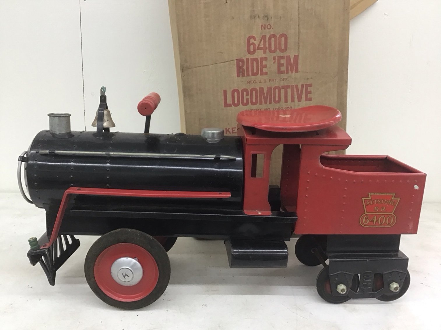 Image for Antiques & Collectibles Online Auction