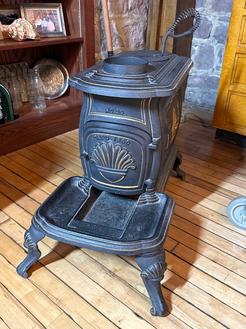 Image for Antiques & Collectibles Online Auction