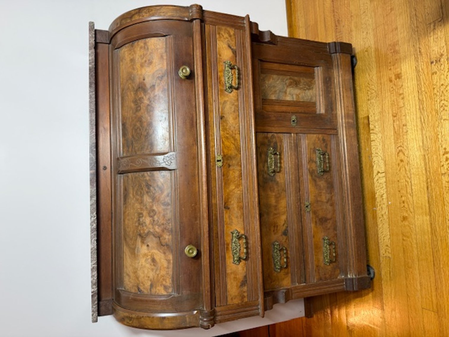 Image for Antiques and Collectibles Online Auction