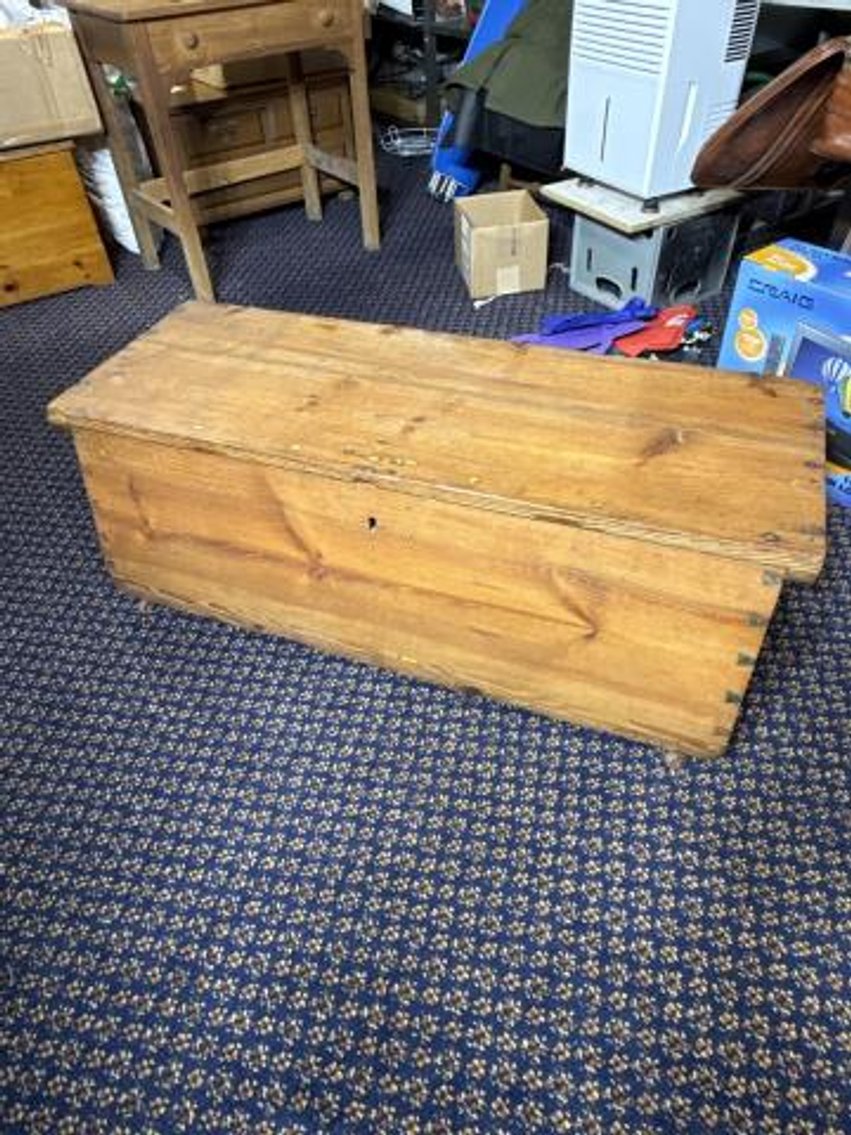 Image for Antiques and Collectibles Online Auction