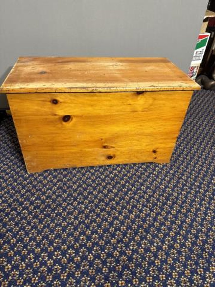 Image for Antiques and Collectibles Online Auction