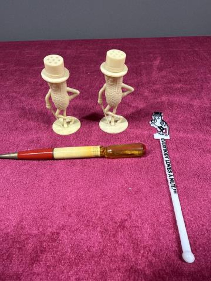 Image for Antiques and Collectibles Online Auction