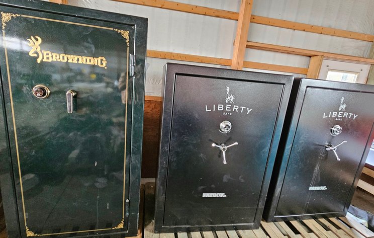 Image for (Auction Ring #3) Starting @ 9:00am w/Gun Parts & Misc., @ 9:30am Selling the Guns (Live Only), Online Bidding Starts @ 10:30 AM with Lot #1 Selling 400 Lots Of Ammo - Gun Building AR Kits & Misc.