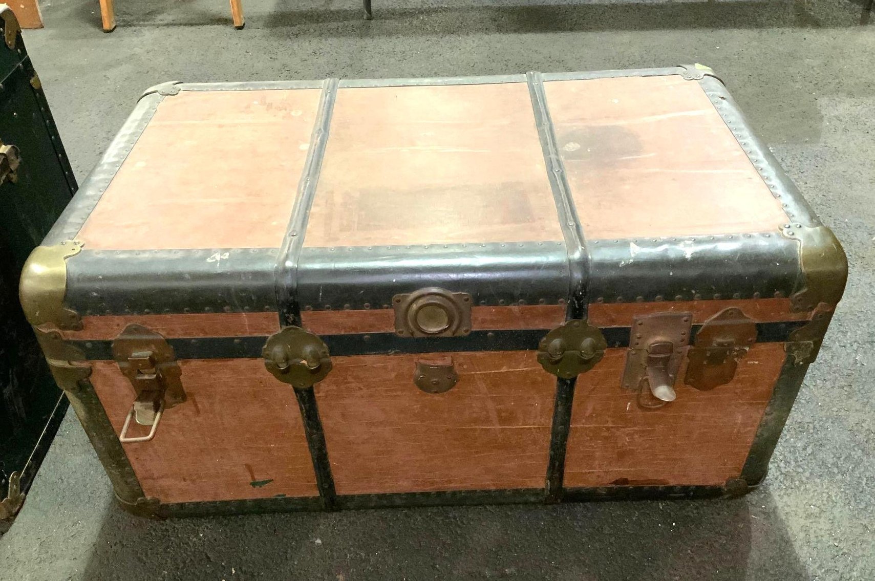 Image for 700+ Lots of Furniture, Longaberger, Sewing Machines and Household Items: Live and Online