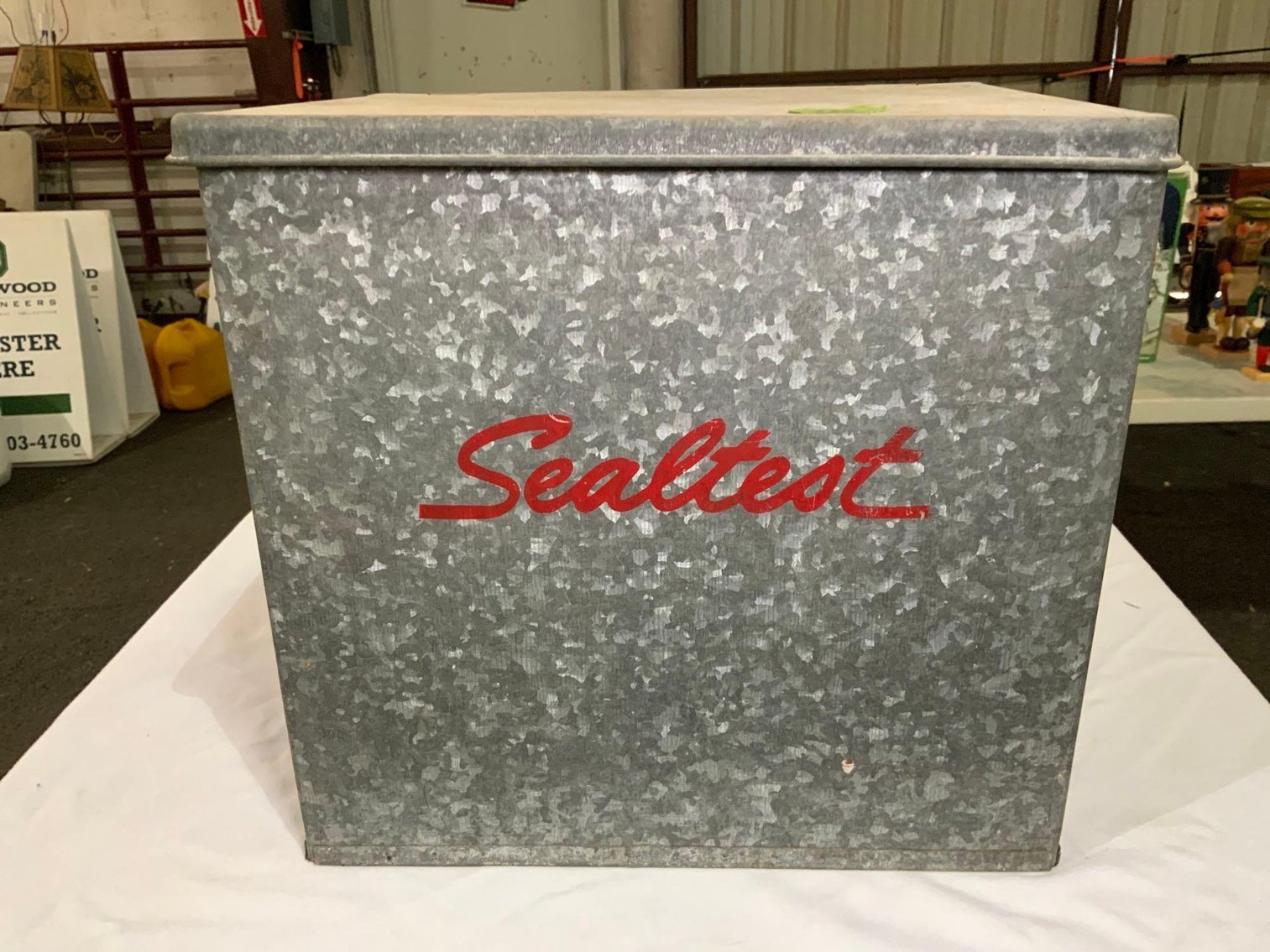 Image for 700+ Lots of Furniture, Longaberger, Sewing Machines and Household Items: Live and Online