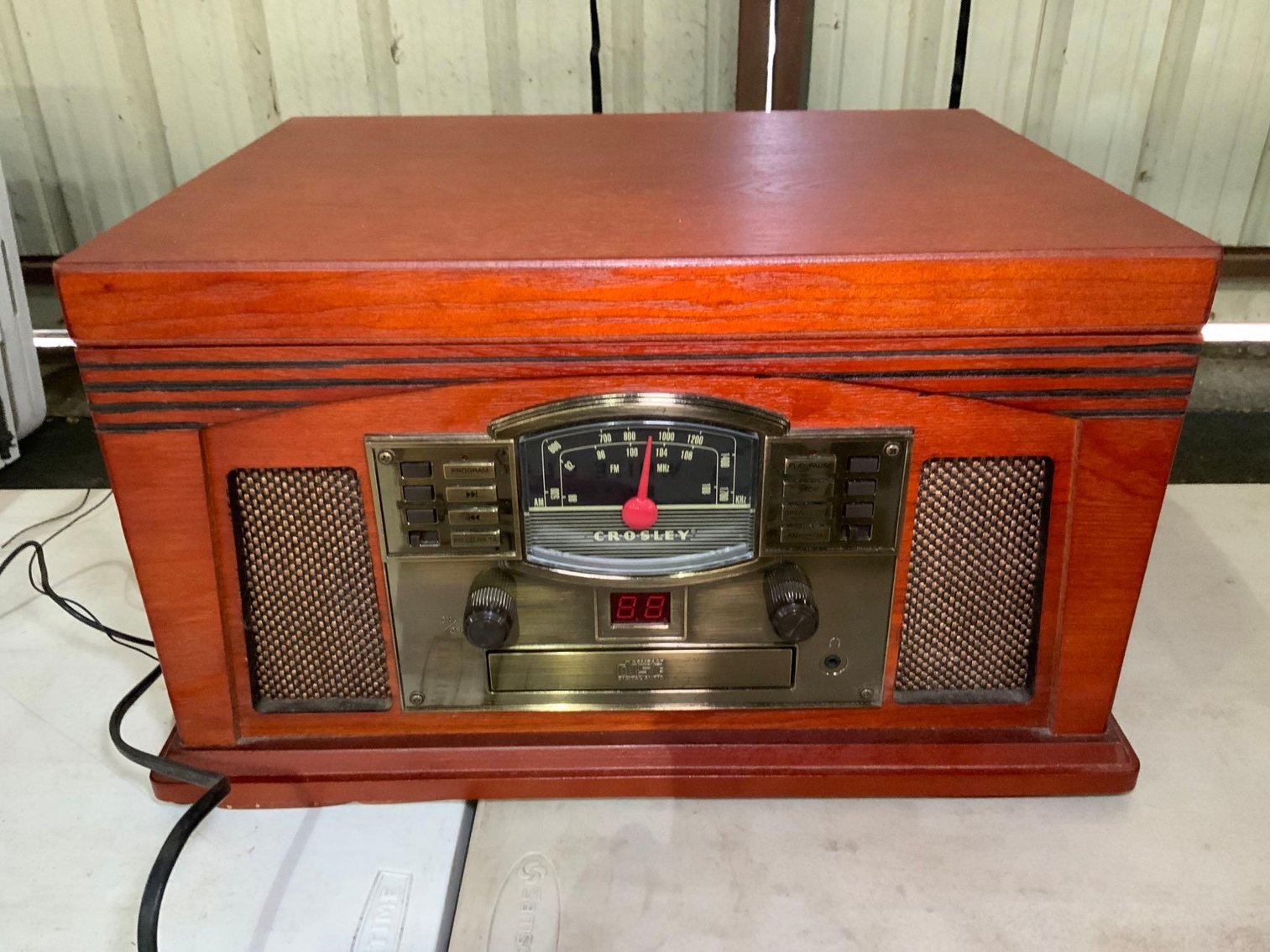 Image for 700+ Lots of Furniture, Longaberger, Sewing Machines and Household Items: Live and Online