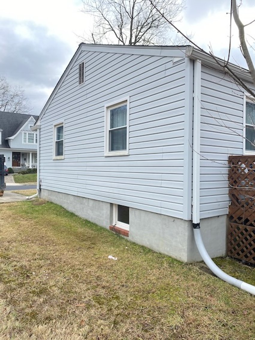 Image for 3BD/1BA Home on Corner Lot in Vienna, VA. Sold!!! $946,000