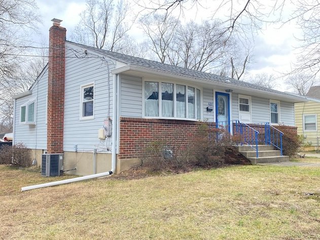 Image for 3BD/1BA Home on Corner Lot in Vienna, VA. Sold!!! $946,000