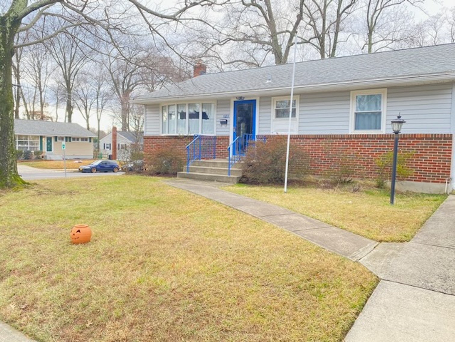 Image for 3BD/1BA Home on Corner Lot in Vienna, VA. Sold!!! $946,000