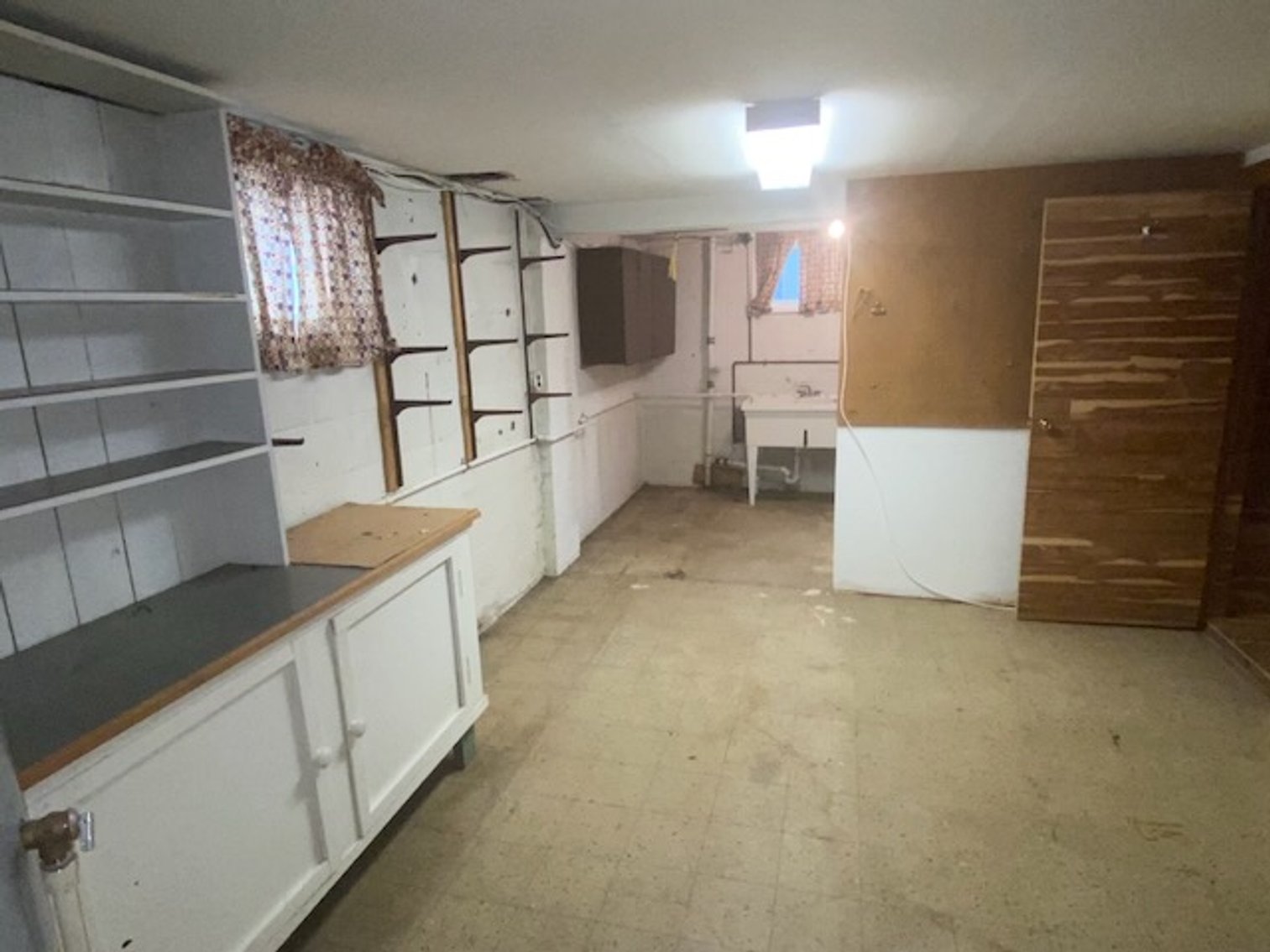 Image for 3BD/1BA Home on Corner Lot in Vienna, VA. Sold!!! $946,000