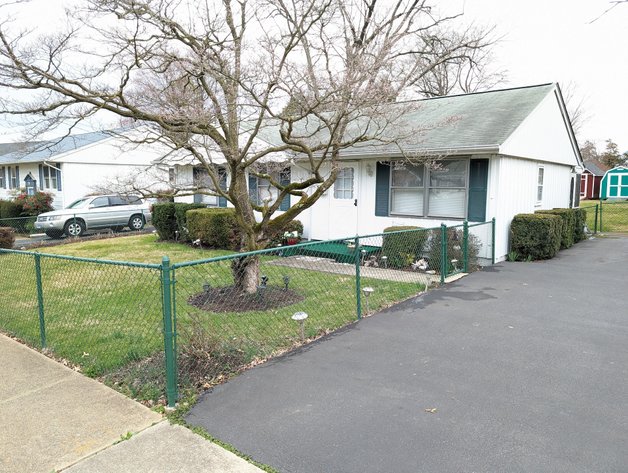 Image for 3 BR/1 BA Home in the Prospect Hills Neighborhood in the Town of Leesburg, VA--SELLING to the HIGHEST BIDDER!!