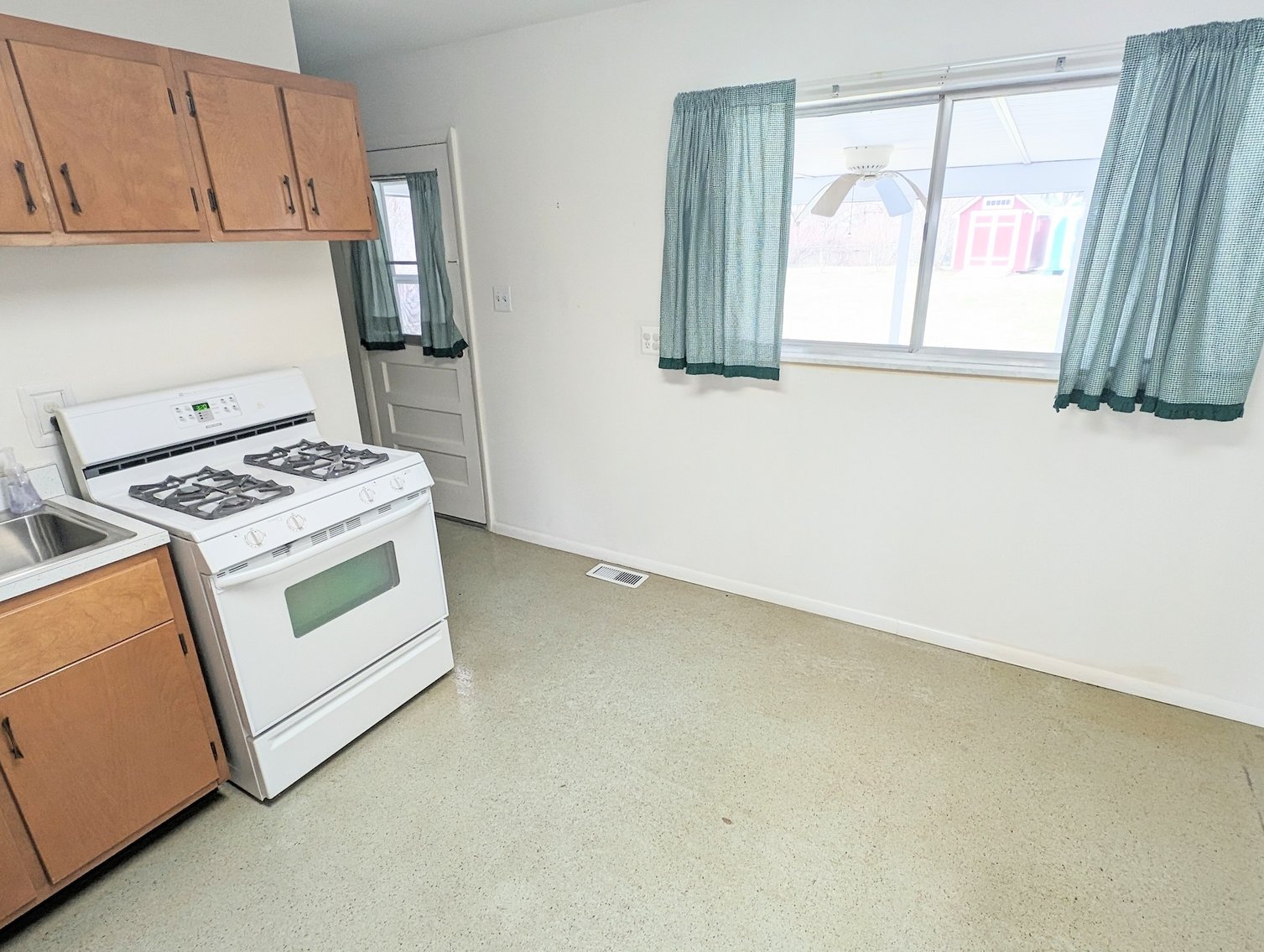 Image for 3 BR/1 BA Home in the Prospect Hills Neighborhood in the Town of Leesburg, VA--SELLING to the HIGHEST BIDDER!!