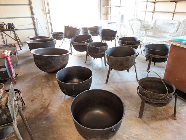 Image for James C. Athey Family Trust & Jo Ann D. Athey Family Trust - Session 3 - Wood Working Tools, Pin Ball Machine, Butchering Items, Kettles, Freezers, Hardware & More!