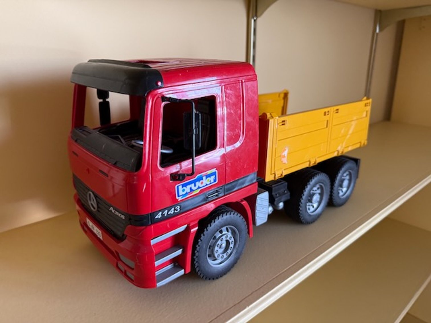 Image for Wheatland Farm: Antique Fire Truck, International Fifth Wheel, Farmall Tractors, Equestrian Items, Furniture & Decor