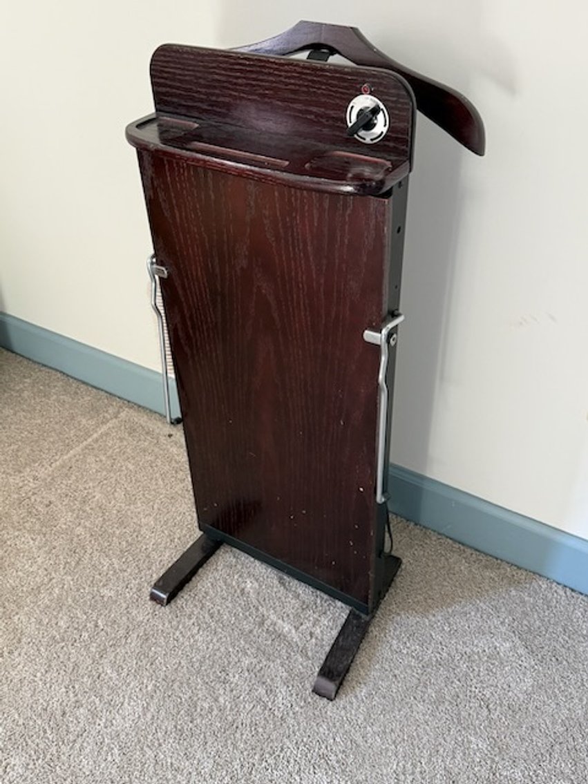 Image for Wheatland Farm: Antique Fire Truck, International Fifth Wheel, Farmall Tractors, Equestrian Items, Furniture & Decor