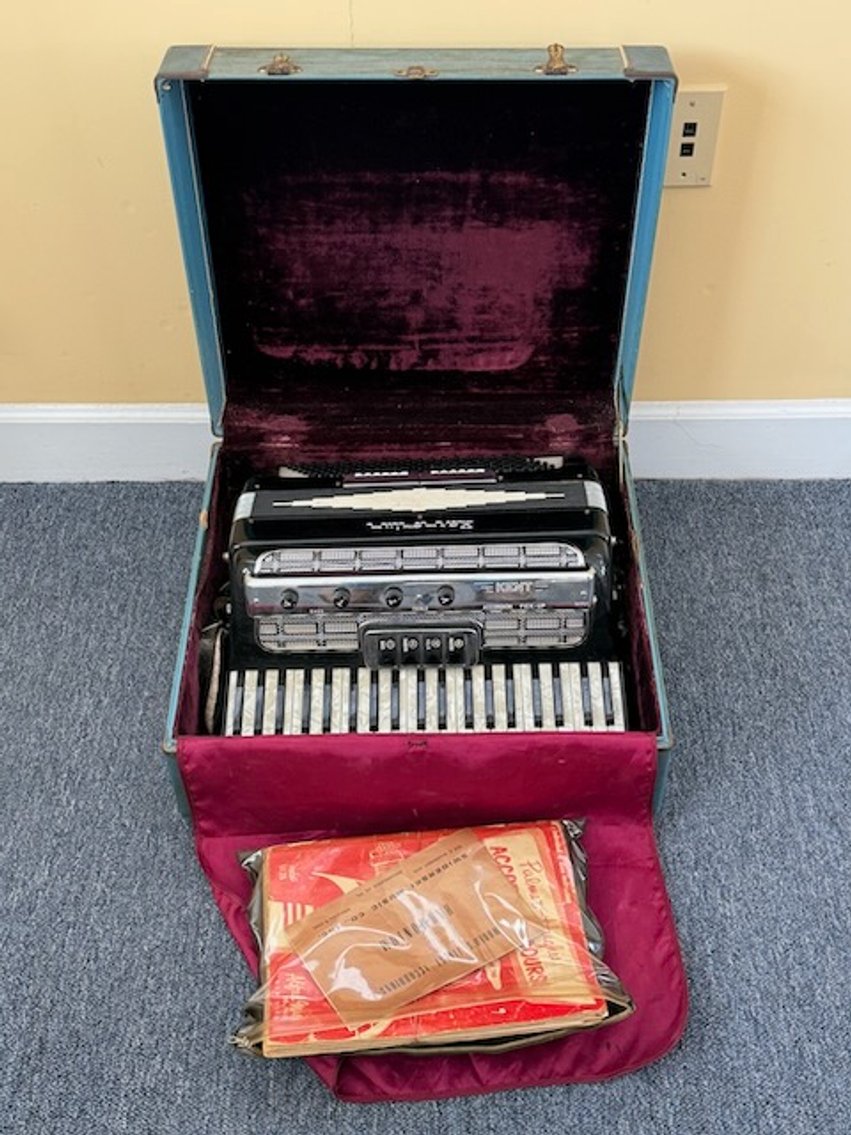 Image for Wheatland Farm: Antique Fire Truck, International Fifth Wheel, Farmall Tractors, Equestrian Items, Furniture & Decor