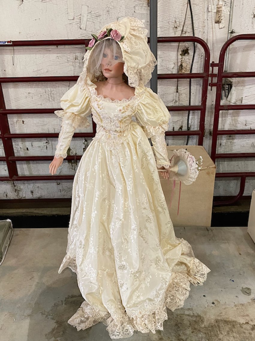 Image for Platinum Diamond Ring, Henkel Harris Furniture, Sterling Silver, Dolls, Flat Screen Monitors - Virtual Auction