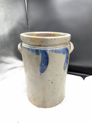 Image for Session 2 - From the Estate of William C. Whitmore - Virginia Stoneware and Crocks, Native American Arrowheads and Artifacts, Tobacco Advertising - In-Person and Online Bidding