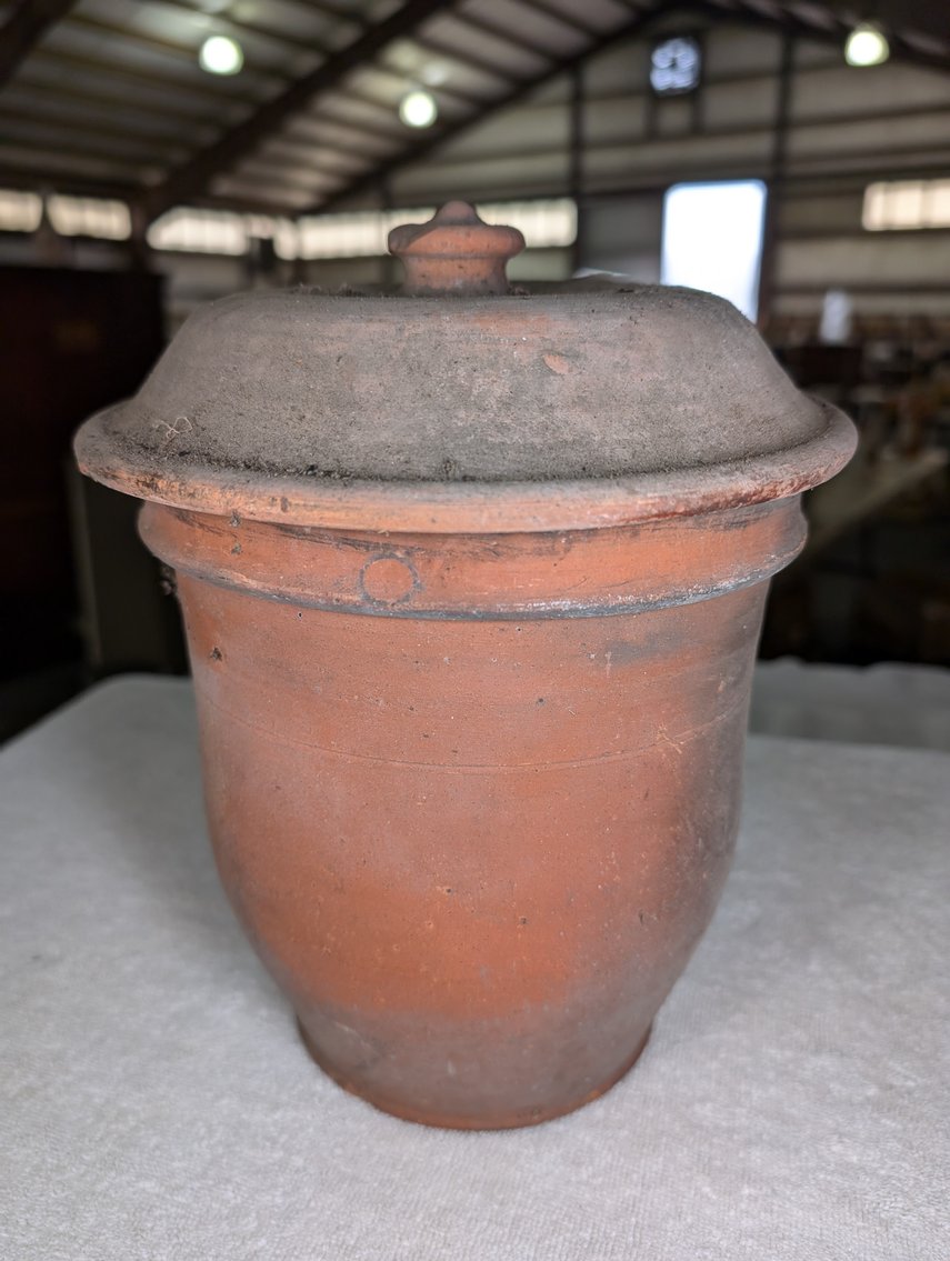 Image for Session 2 - From the Estate of William C. Whitmore - Virginia Stoneware and Crocks, Native American Arrowheads and Artifacts, Tobacco Advertising - In-Person and Online Bidding