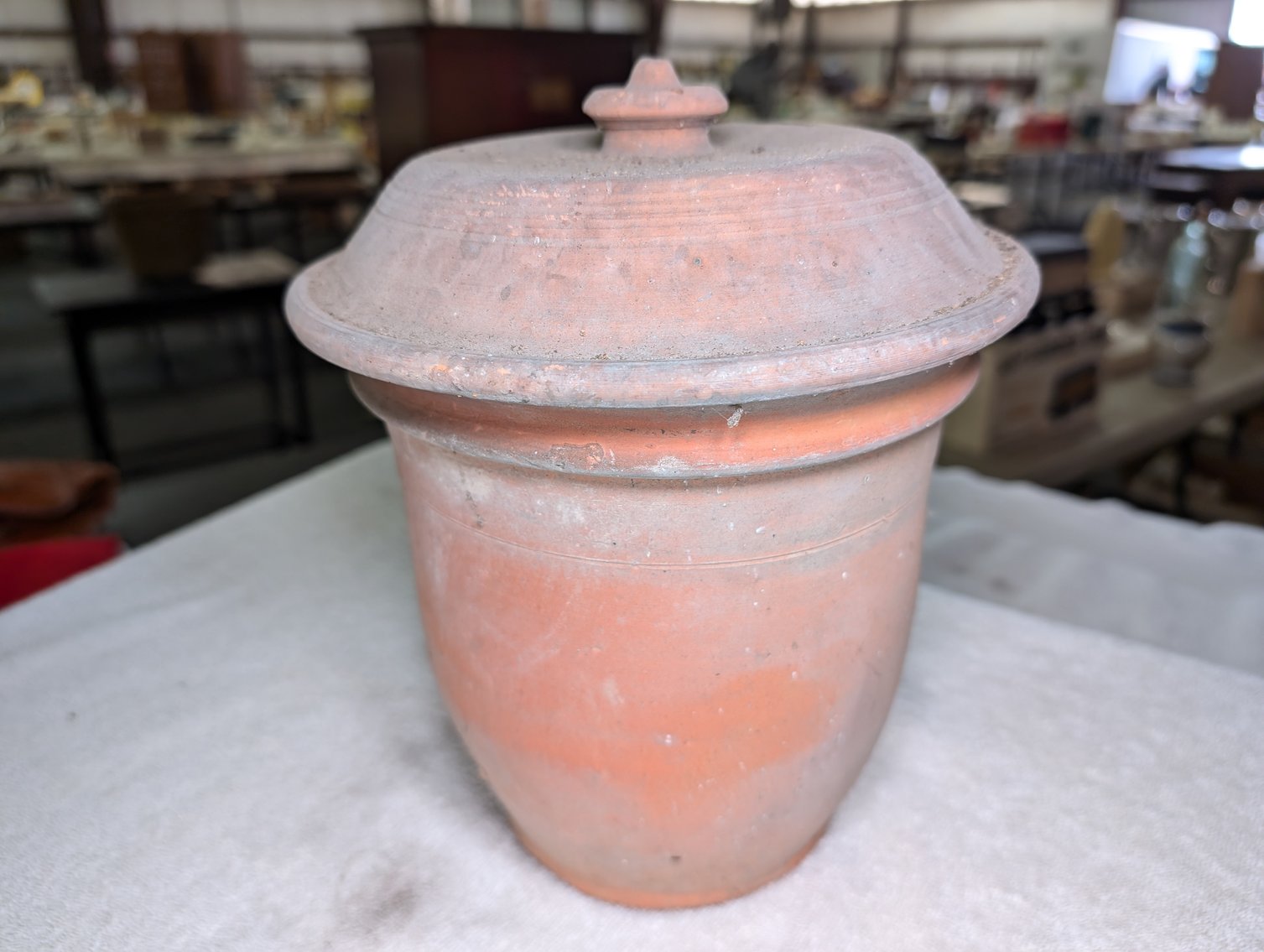 Image for Session 2 - From the Estate of William C. Whitmore - Virginia Stoneware and Crocks, Native American Arrowheads and Artifacts, Tobacco Advertising - In-Person and Online Bidding