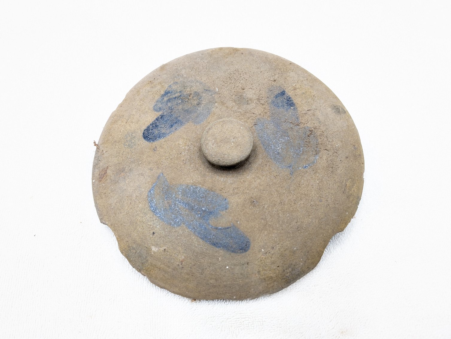 Image for Session 2 - From the Estate of William C. Whitmore - Virginia Stoneware and Crocks, Native American Arrowheads and Artifacts, Tobacco Advertising - In-Person and Online Bidding