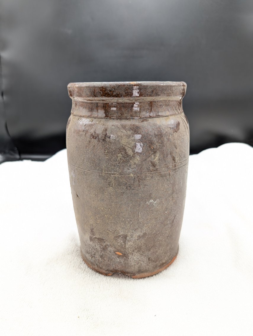 Image for Session 2 - From the Estate of William C. Whitmore - Virginia Stoneware and Crocks, Native American Arrowheads and Artifacts, Tobacco Advertising - In-Person and Online Bidding