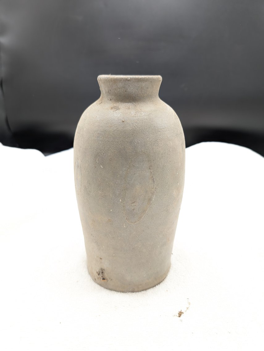 Image for Session 2 - From the Estate of William C. Whitmore - Virginia Stoneware and Crocks, Native American Arrowheads and Artifacts, Tobacco Advertising - In-Person and Online Bidding