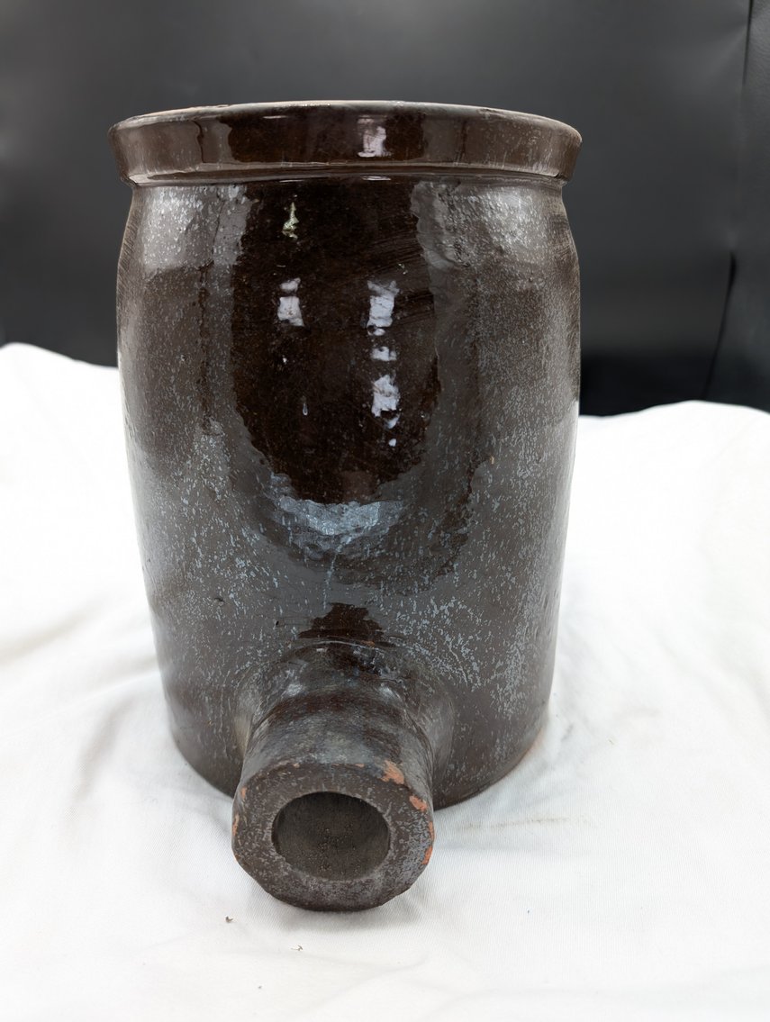 Image for Session 2 - From the Estate of William C. Whitmore - Virginia Stoneware and Crocks, Native American Arrowheads and Artifacts, Tobacco Advertising - In-Person and Online Bidding