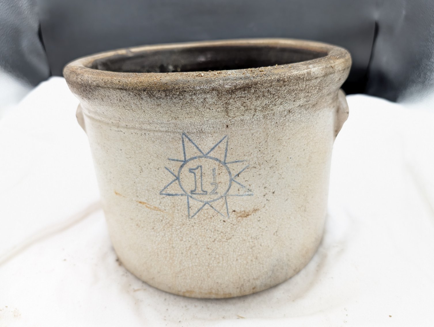 Image for Session 2 - From the Estate of William C. Whitmore - Virginia Stoneware and Crocks, Native American Arrowheads and Artifacts, Tobacco Advertising - In-Person and Online Bidding