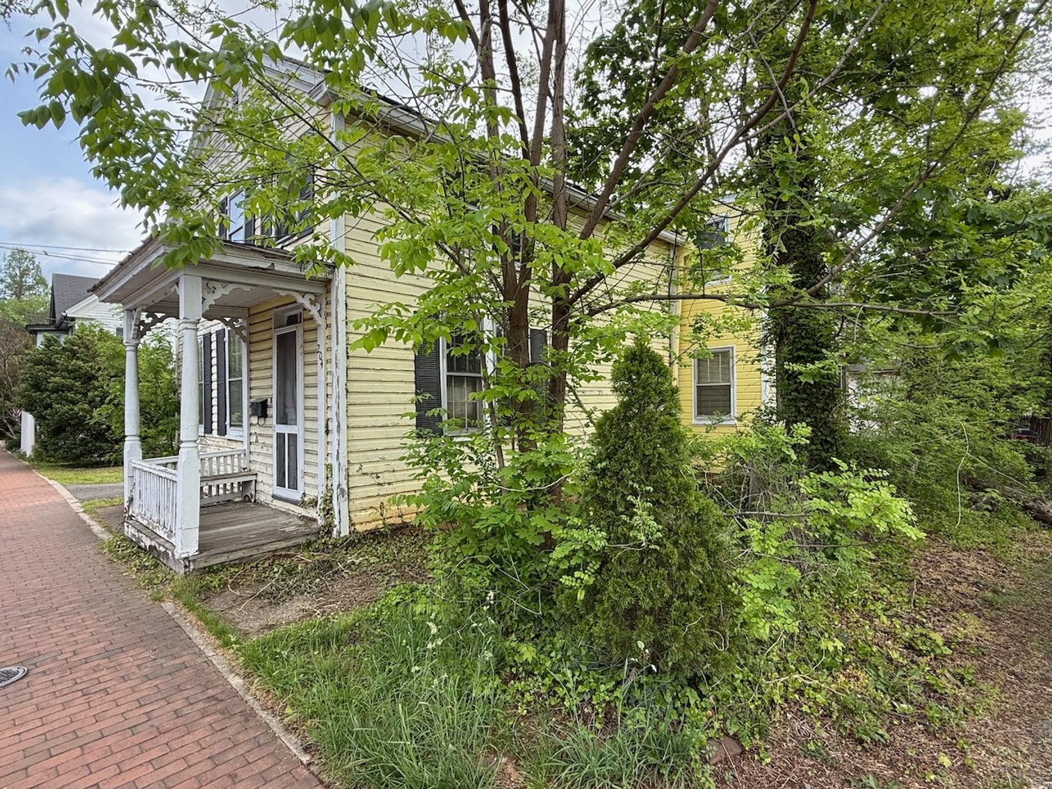 Image for 3 BR/1 BA Home on .23 +/- Acre North King St. Lot in Historic Downtown Leesburg, VA--SELLING to the HIGHEST BIDDER!!