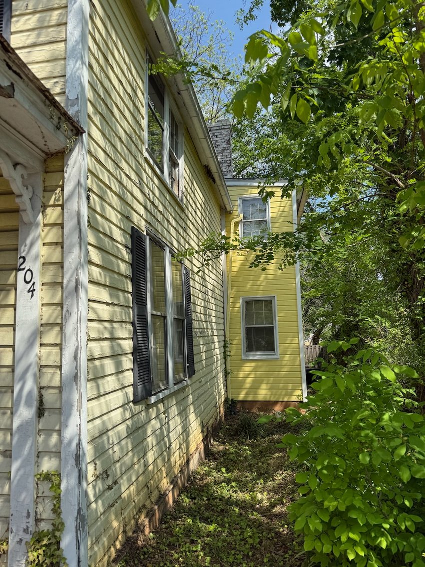 Image for 3 BR/1 BA Home on .23 +/- Acre North King St. Lot in Historic Downtown Leesburg, VA--SELLING to the HIGHEST BIDDER!!